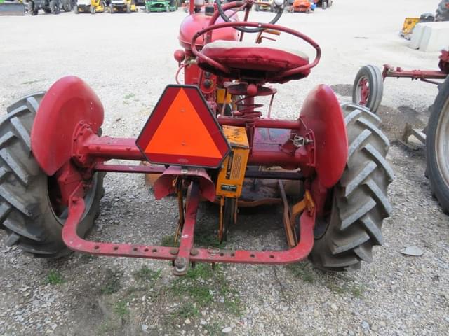 Image of Farmall B equipment image 4