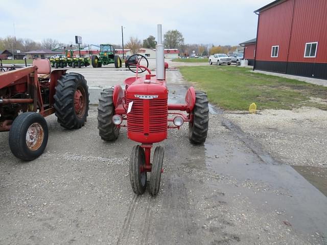 Image of Farmall B equipment image 1