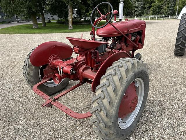 Image of Farmall B equipment image 4