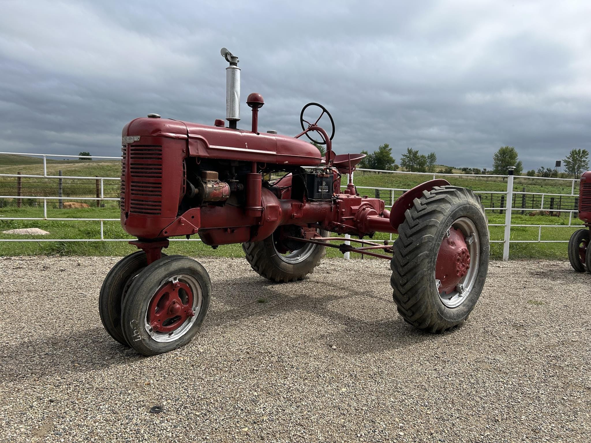 Main image Farmall B