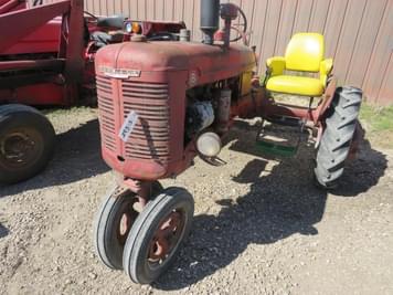 Main image Farmall B