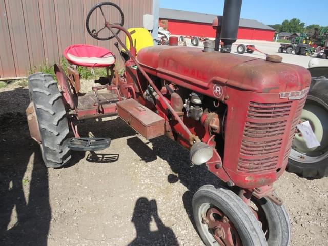 Image of Farmall B equipment image 1