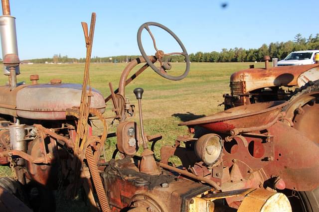 Image of Farmall B equipment image 3