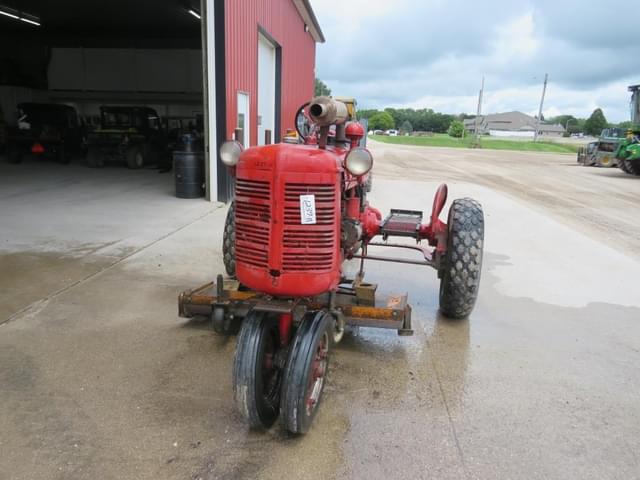Image of Farmall B equipment image 2