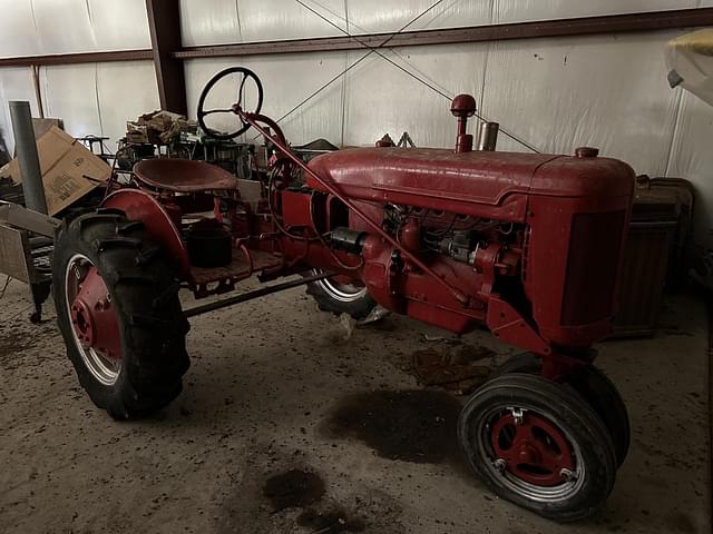 Image of Farmall B equipment image 1