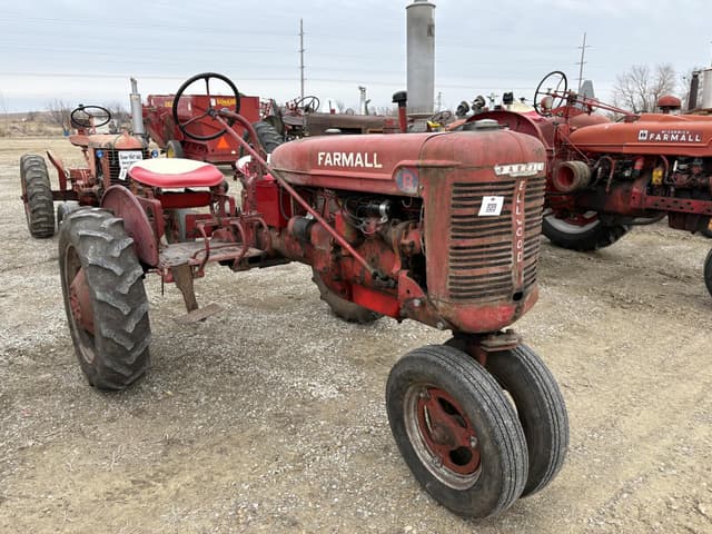 Image of Farmall B equipment image 1