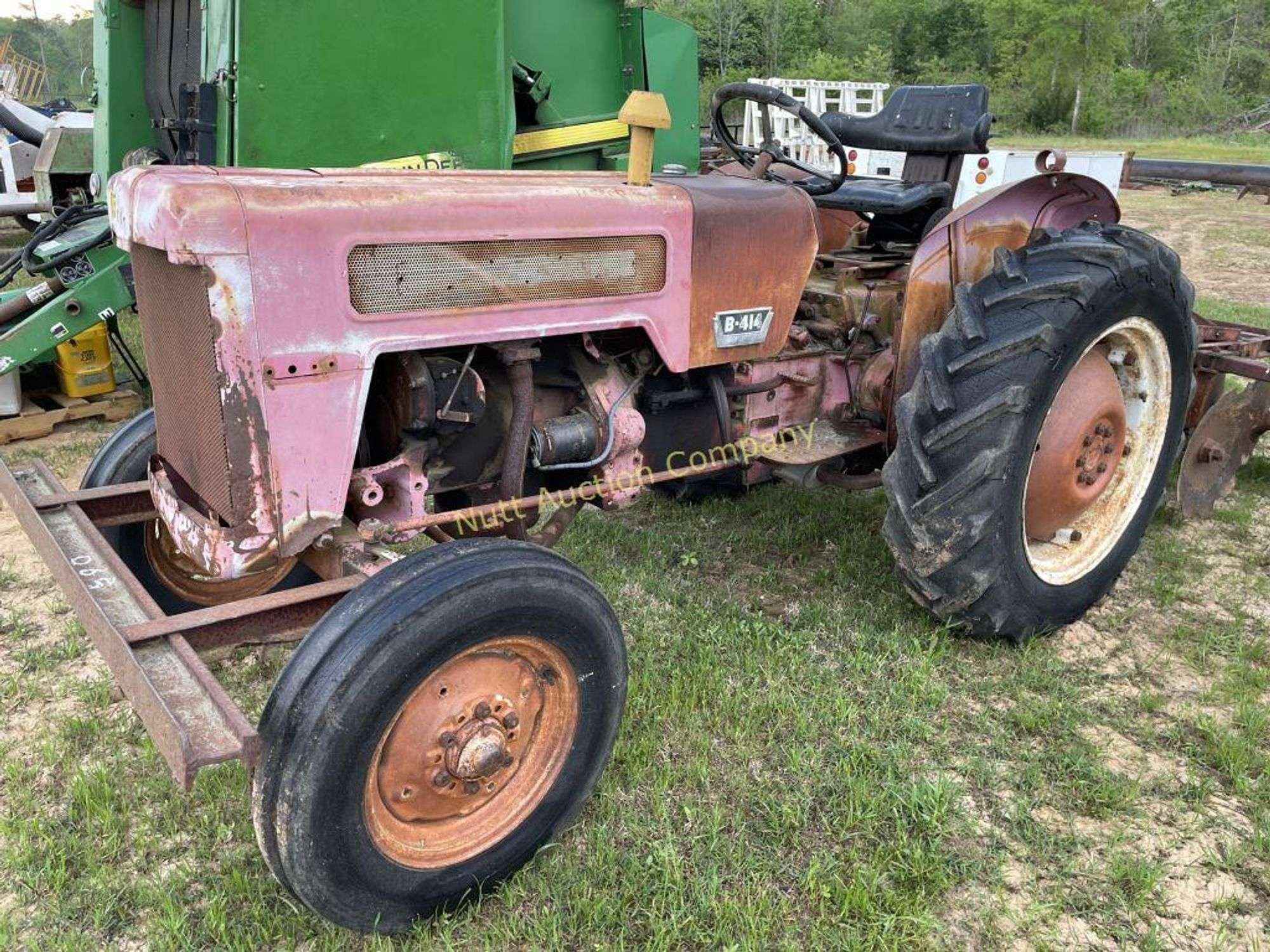 Main image International Harvester B-414