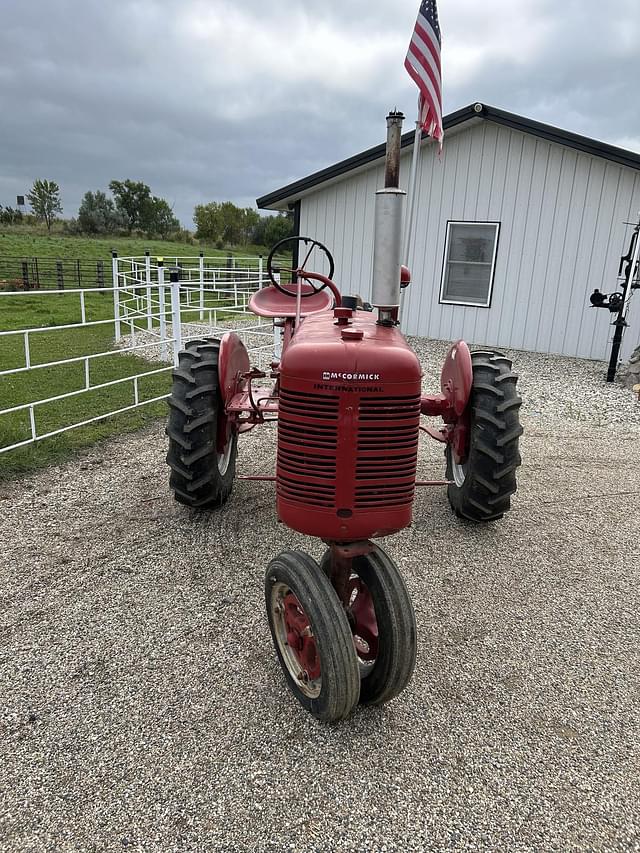 Image of Farmall B equipment image 1