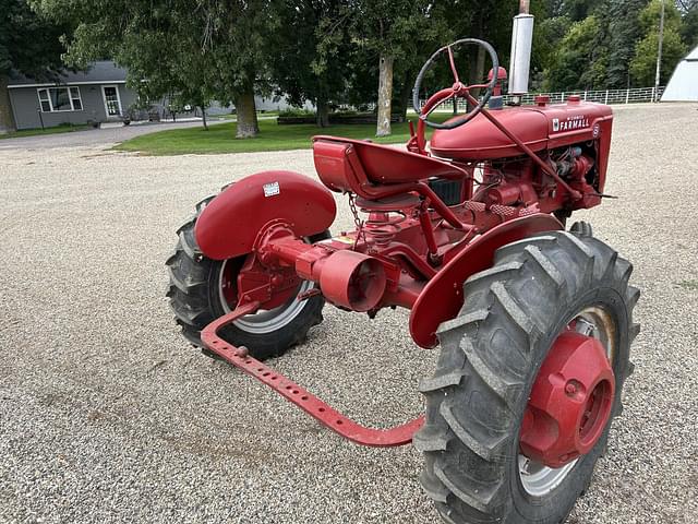 Image of Farmall B equipment image 4