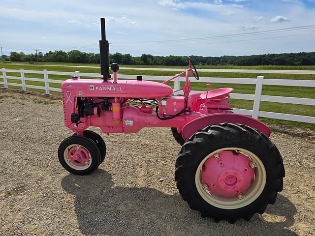 Image of Farmall B equipment image 1