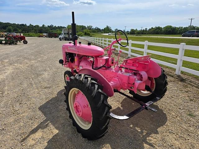 Image of Farmall B equipment image 2