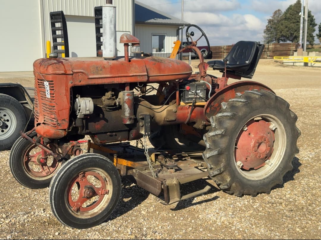 Image of Farmall B Primary image