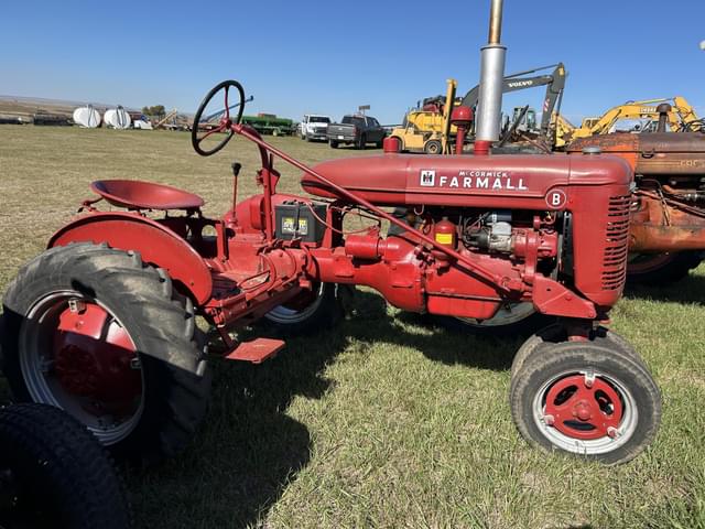 Image of Farmall B equipment image 3