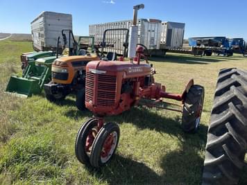 Main image Farmall B