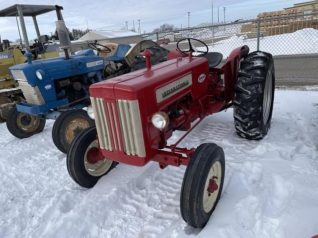 Image of International Harvester B-414 equipment image 1