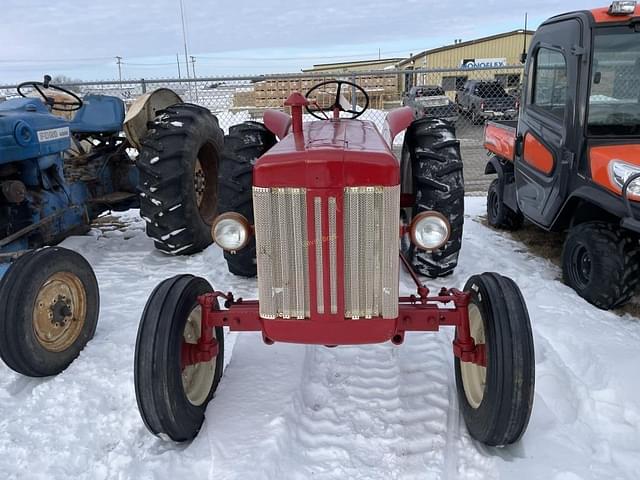 Image of International Harvester B-414 equipment image 2