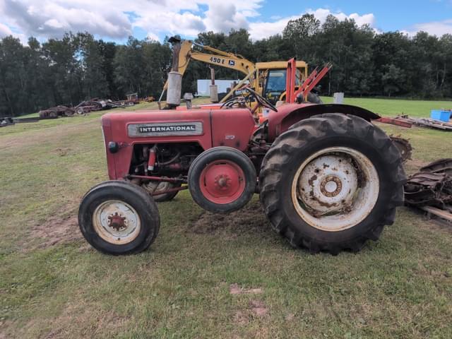 Image of International Harvester B-414 equipment image 1