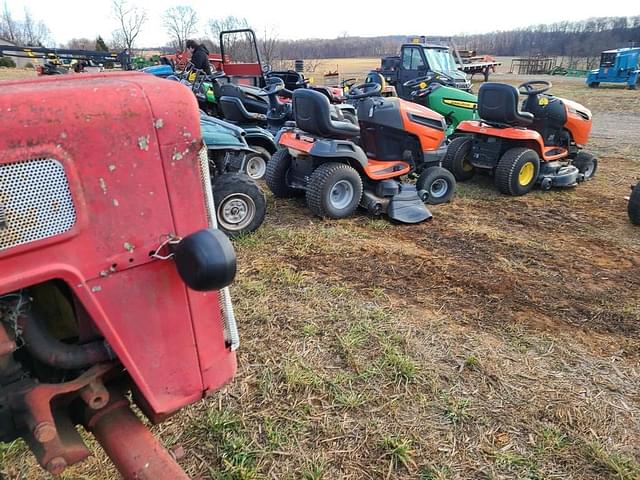 Image of International Harvester B-414 equipment image 3