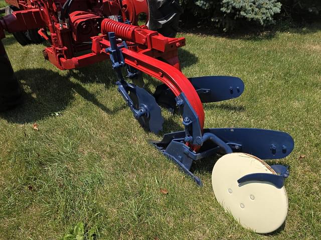 Image of International Harvester C20 equipment image 3
