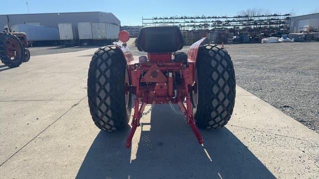 Image of International Harvester 184 equipment image 4
