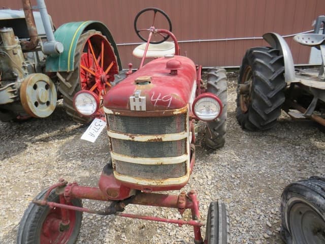 Image of Farmall Cub equipment image 1