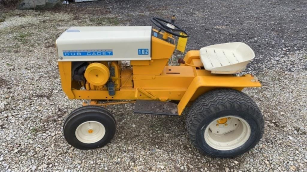 Main image Cub Cadet 102