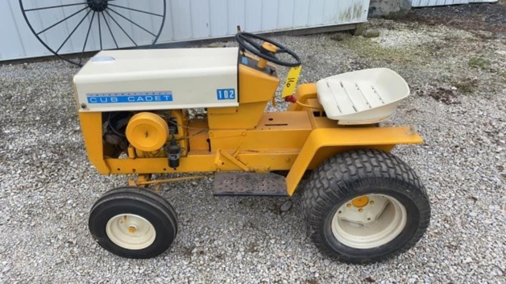 Main image Cub Cadet 102