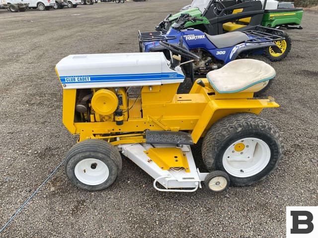 Image of International Harvester Cub Cadet equipment image 1