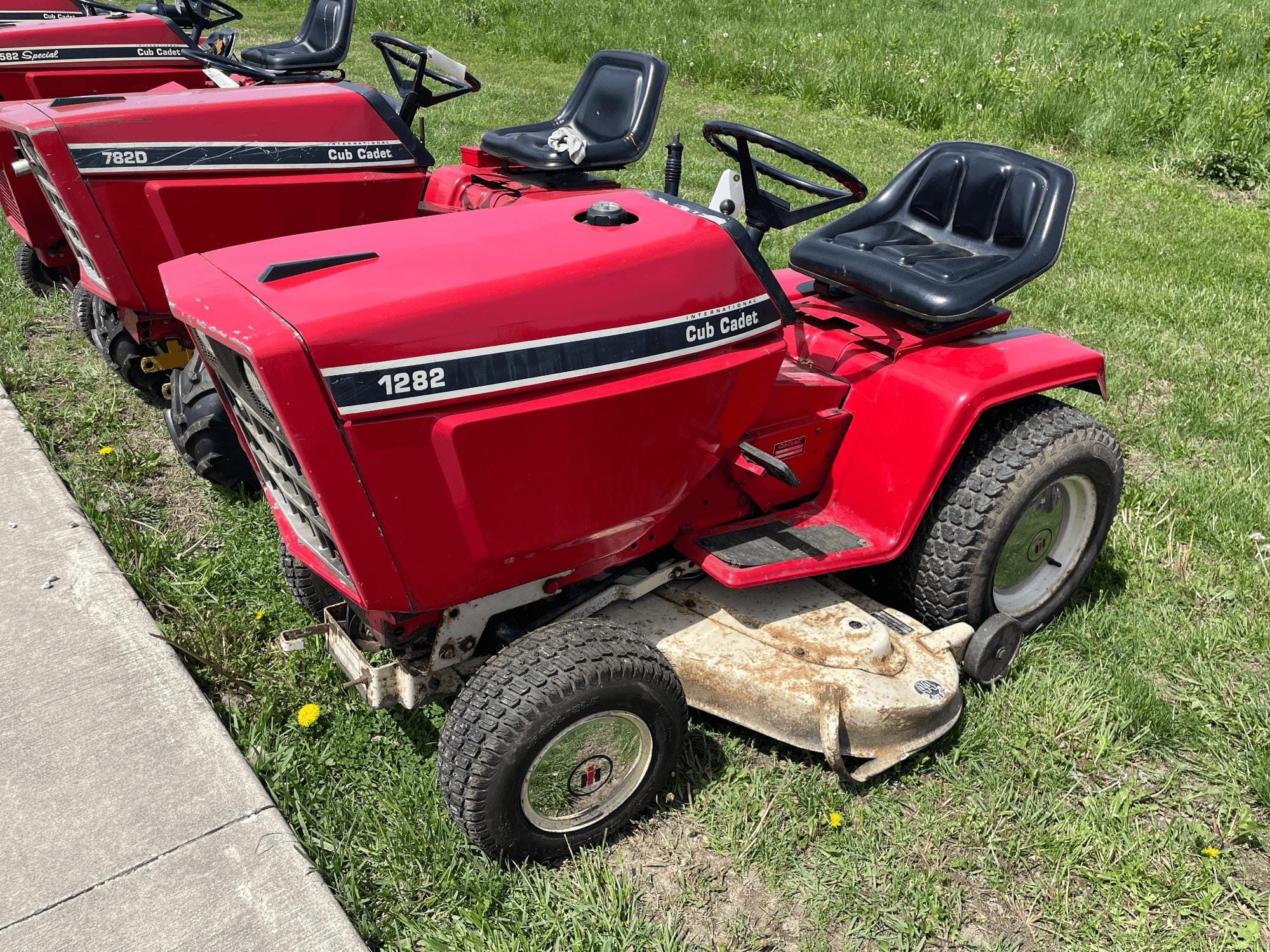 Cub Cadet 1282 Equipment Image0