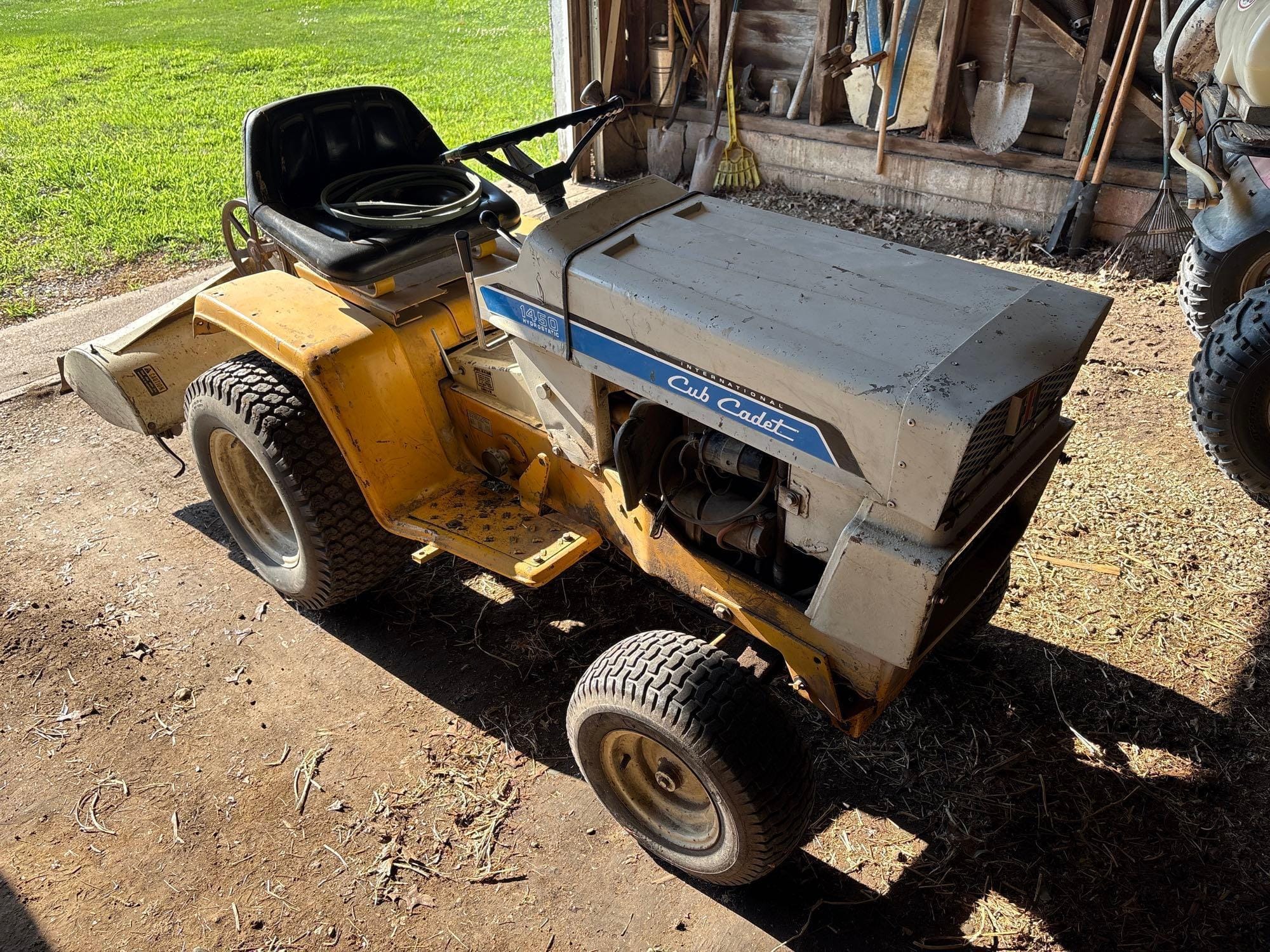 Cub Cadet 1450 Equipment Image0