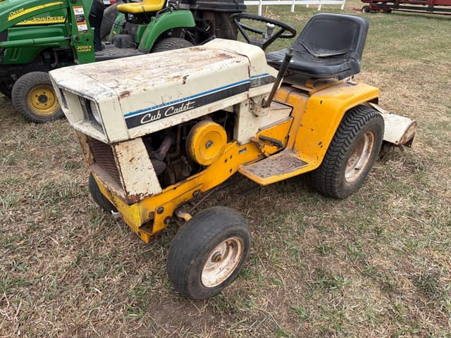 Image of International Harvester Cub Cadet equipment image 1