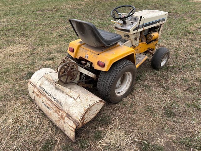 Image of International Harvester Cub Cadet equipment image 3