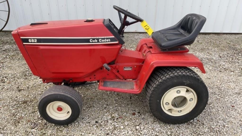 Main image Cub Cadet 682