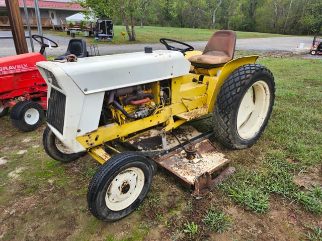 Image of International Harvester Cub Lo-Boy equipment image 1