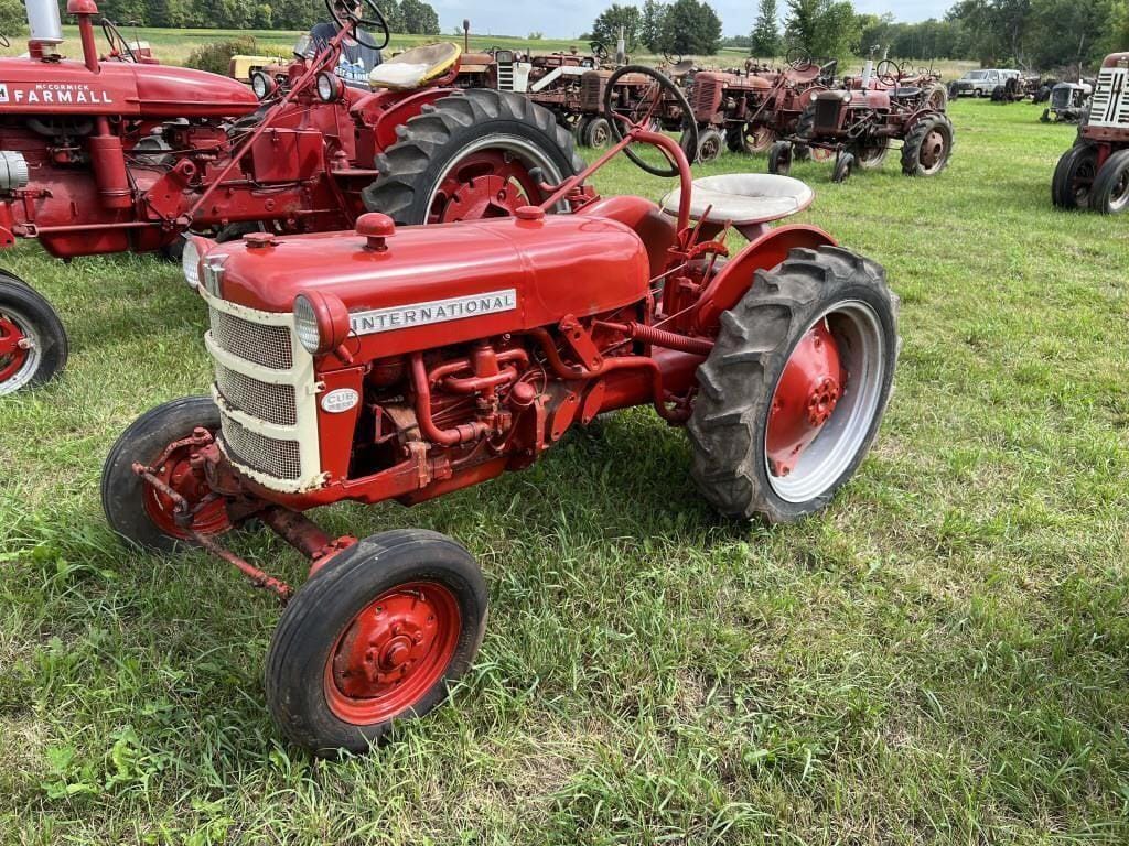 Main image International Harvester Cub Lo-Boy