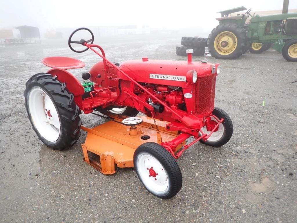 Main image International Harvester Cub