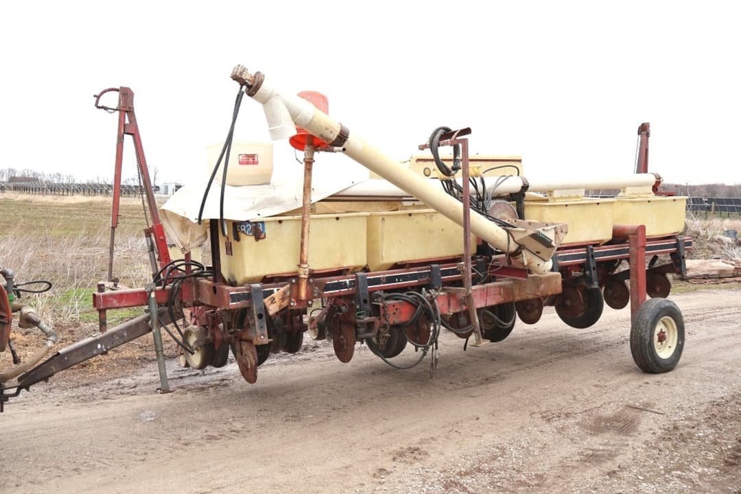 Image of International Harvester 800 Cyclo Air Image 1