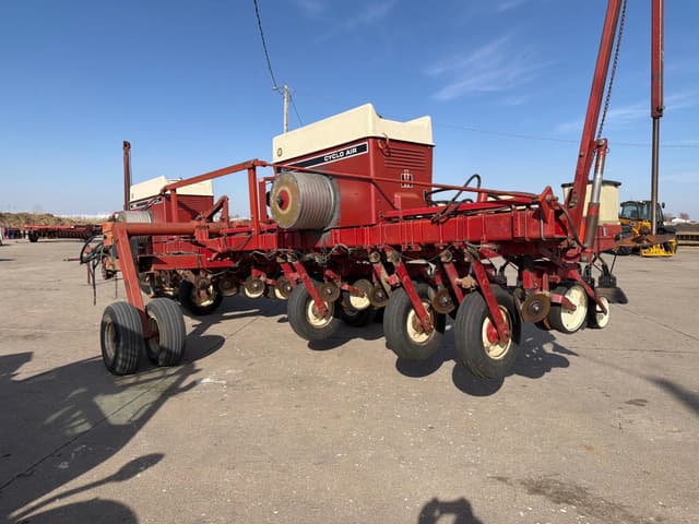 Image of International Harvester 800 Cyclo Air equipment image 4