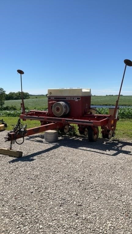 International Harvester 800 Cyclo Air Equipment Image0