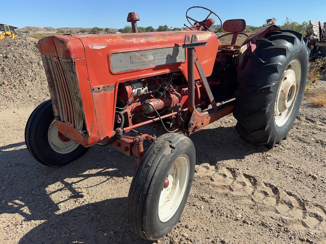 Image of International Harvester B-414 Primary image