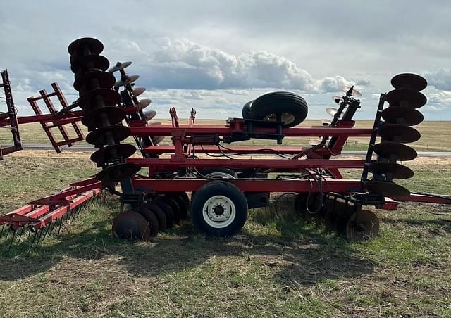Image of International Harvester 496 equipment image 2