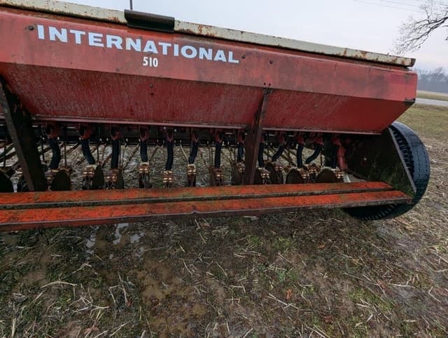 Image of International Harvester 510 equipment image 4
