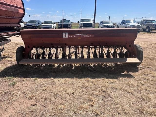 Image of International Harvester 10 equipment image 3