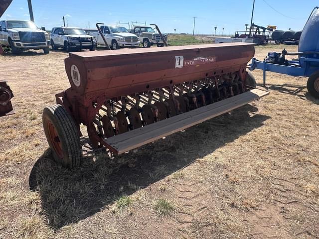Image of International Harvester 10 equipment image 4