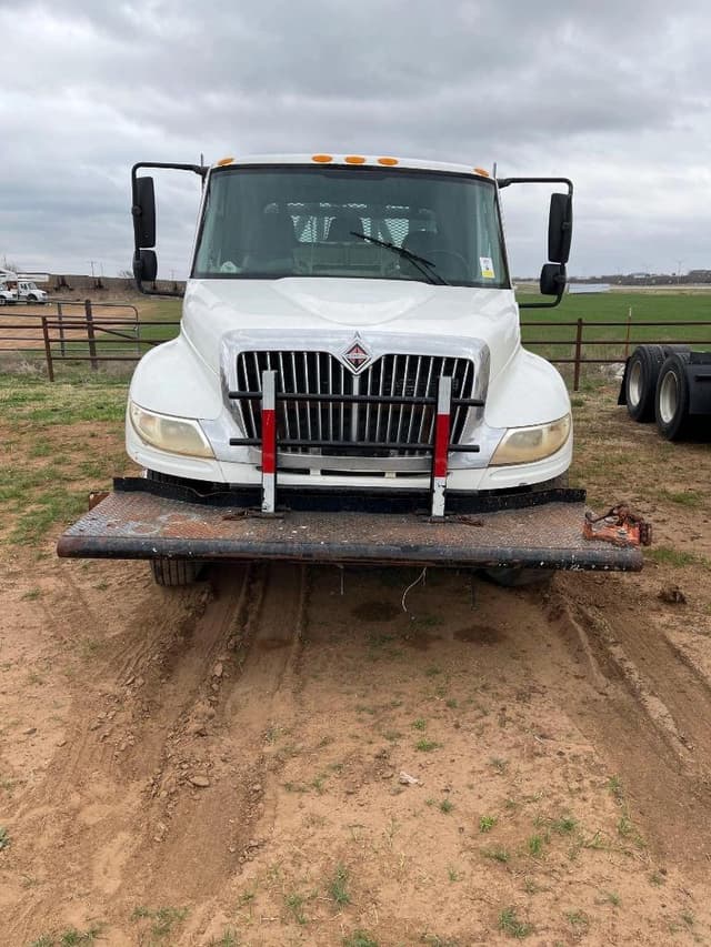 Image of International Durastar 4300 equipment image 1