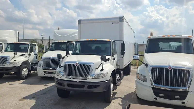 2019 International Durastar 4300 Equipment Image0