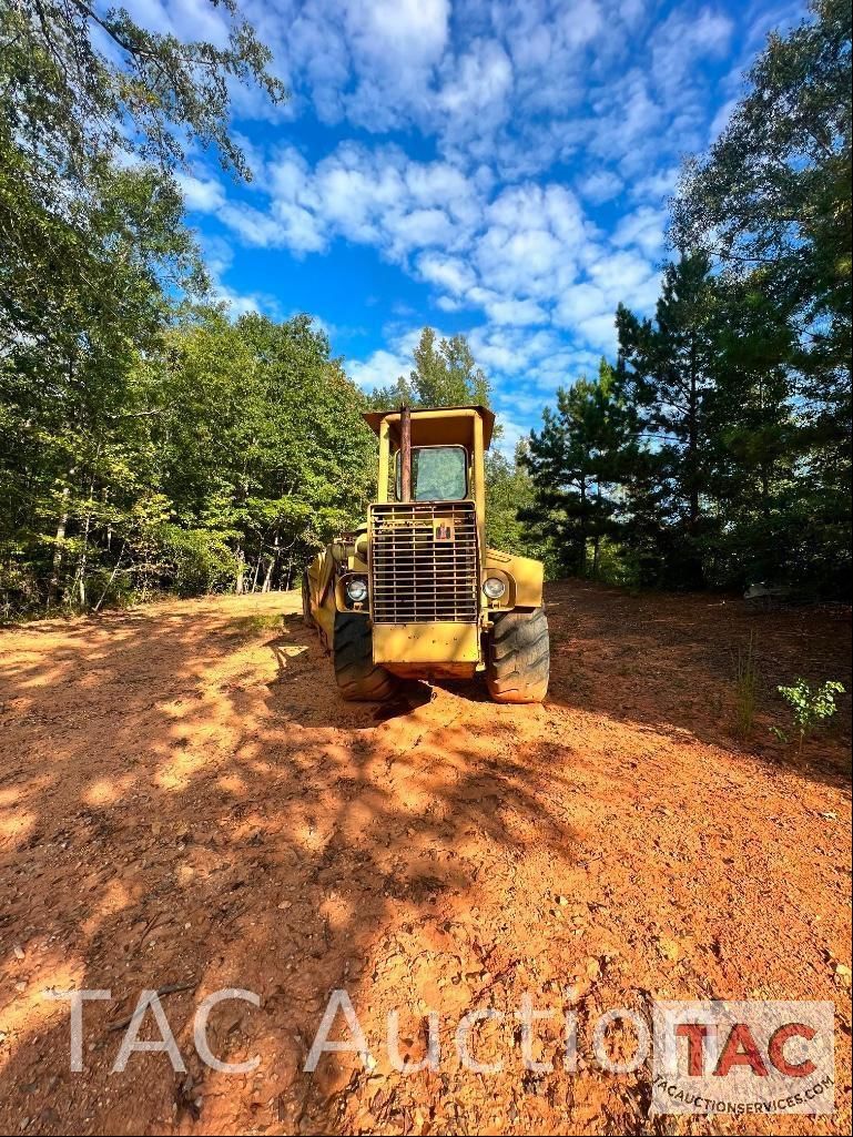 International Harvester E200 Equipment Image0