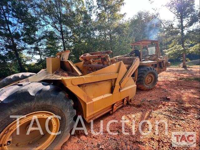 Image of International Harvester E200 equipment image 4