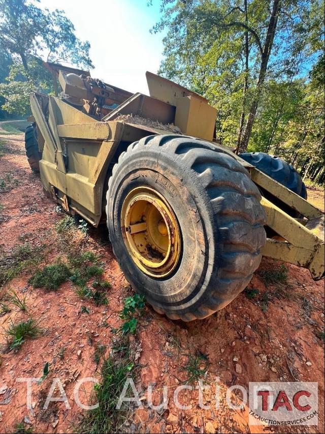 Image of International Harvester E200 equipment image 2