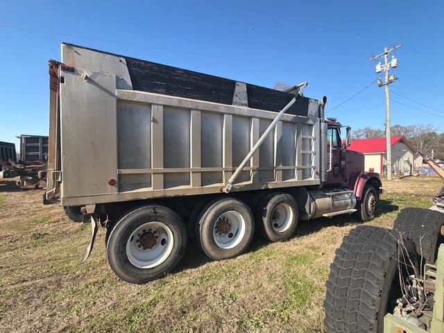 Image of International 9300 equipment image 4